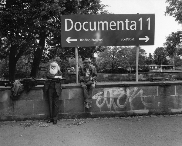 Pierre Restany a Documenta11, Kassel, 06/06/2002. Foto © Pino Guidolotti