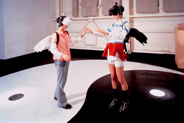 Hachiya Kazuhiko, Inter Dis-Communication Machine, installazione in realtà virtuale, 1993
