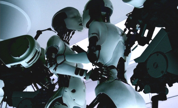 Chris Cunningham, All is full of love, video musicale in computer animation, 1999