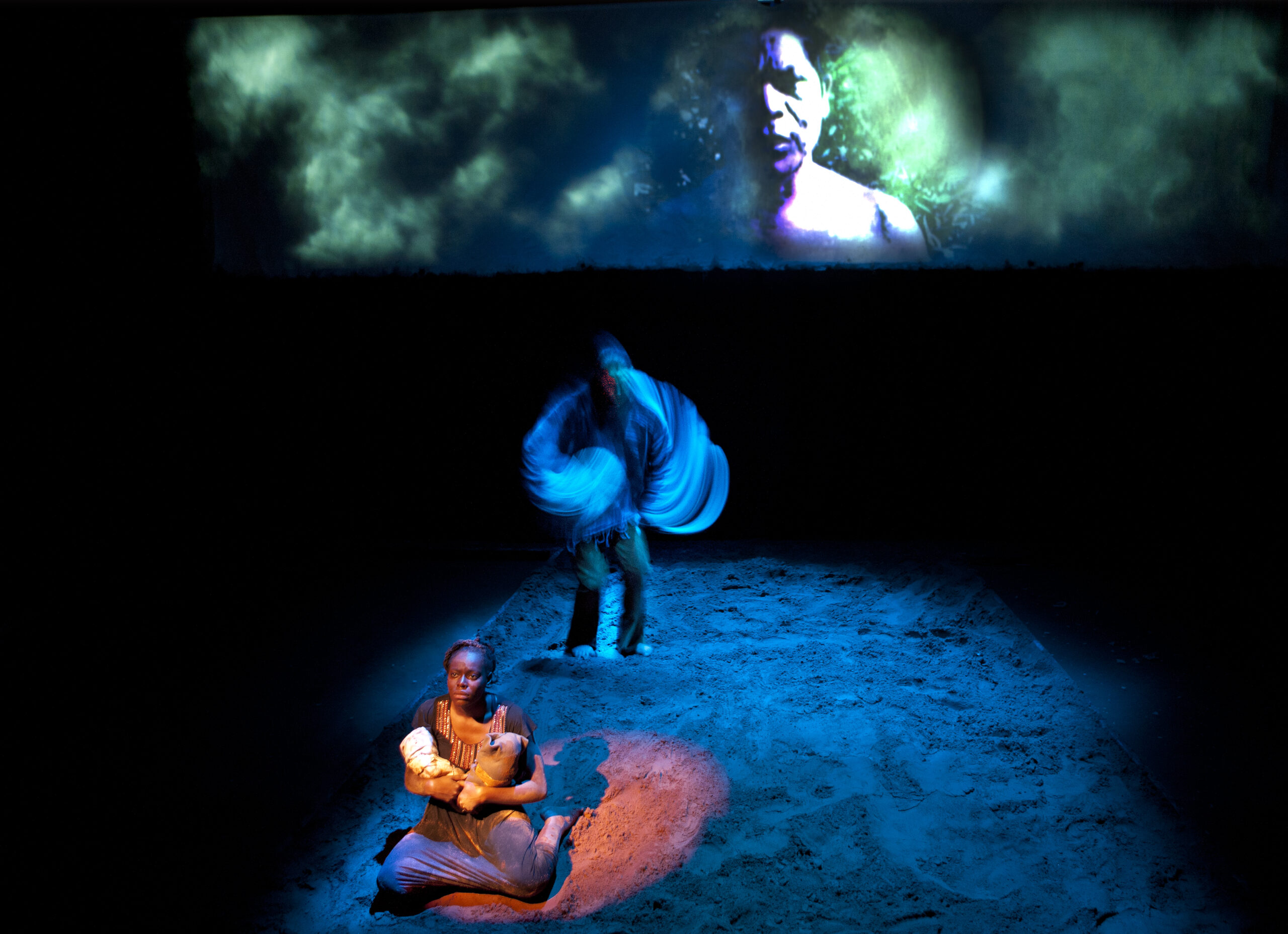 Red Forest, dalla narrazione al rito: Belarus Free Theatre al Festival Vie di Modena