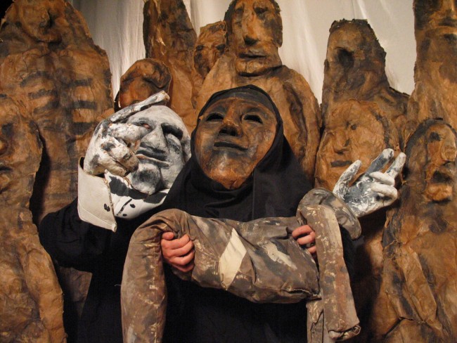 The Bread and Puppet Theatre, Tableau of three puppets © Jonathan Slaff