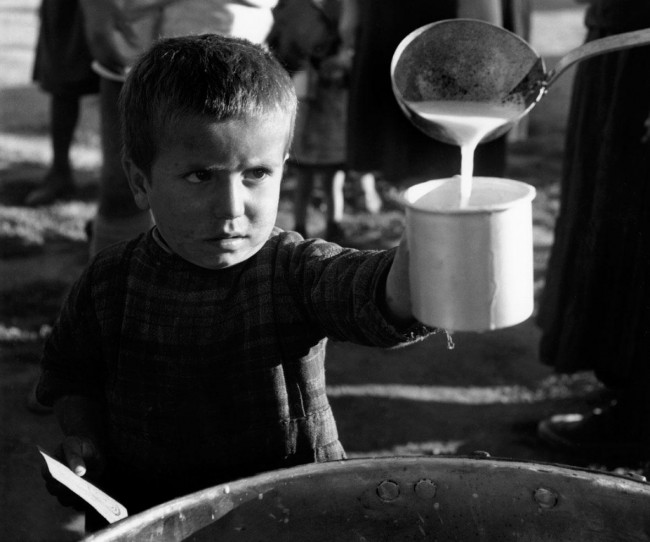 Refugees from the civil war areas. Ionannina, Greece. 1948. © David Seymour / Magnum Photos