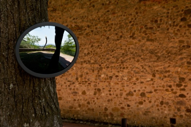 Tusciaelecta 2013, Dacia Manto, Claudeopsis. Lo sguardo di Claude, 2013. Giardino esterno Chiesa di Santa Lucia al Borghetto, Tavarnelle Val di Pesa © Francesco Niccolai