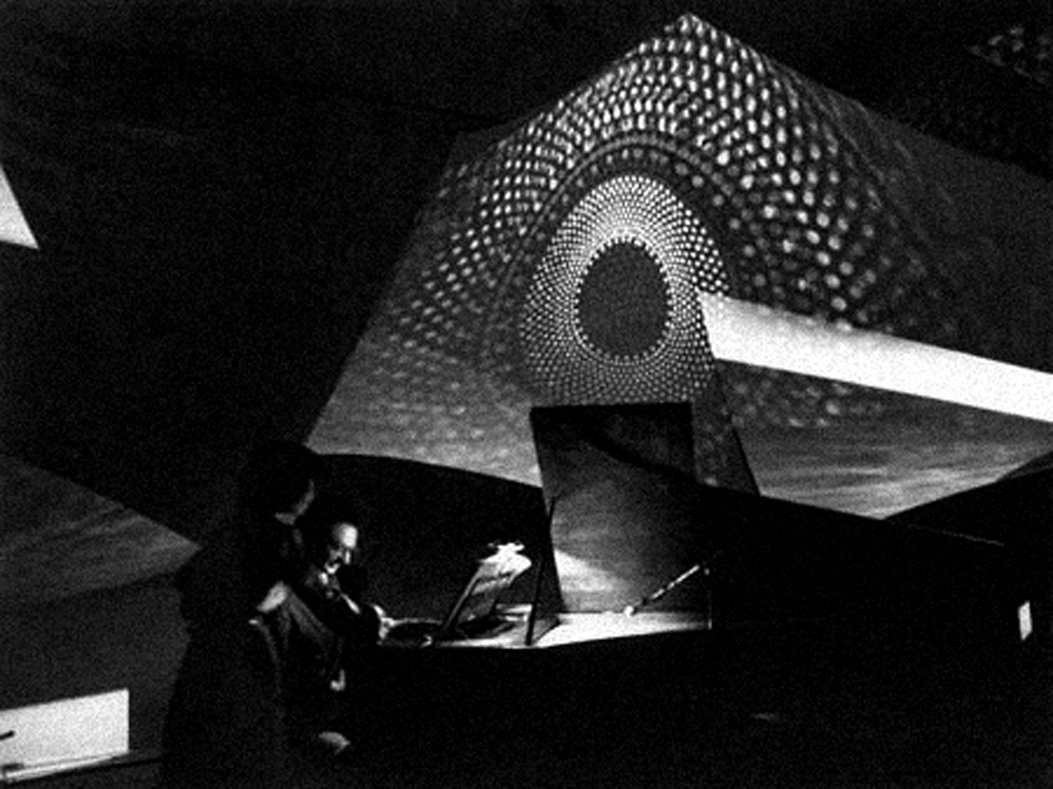HPSCHD, Lejaren Hiller and John Cage.  Foto live del 1969