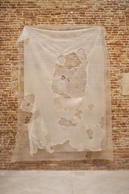 David Hammons, Untitled, 2007. Photo Carlo Beccalli