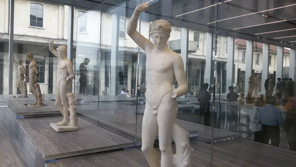 Rifondazione Prada: un tour scelto alla sede di Milano
