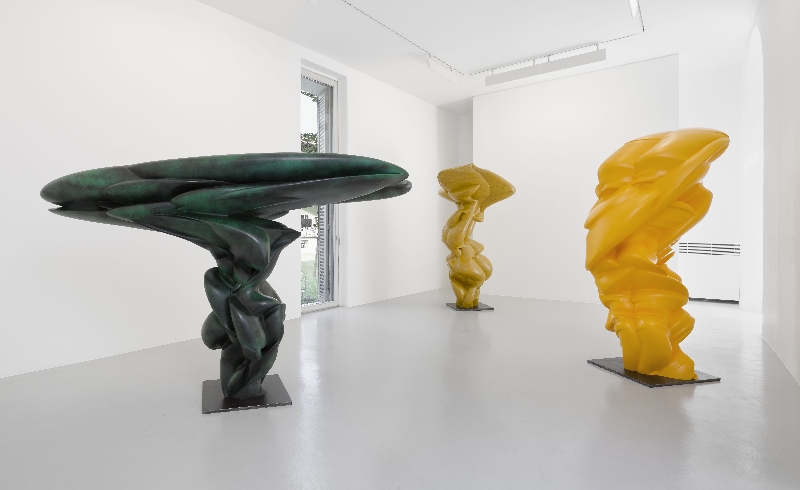 Tony Cragg, da sinistra a destra: Over the Earth (2014); Split Figure (2014); After We’ve Gone (2014). Lisson Gallery, 2015. Foto: Jack Reims