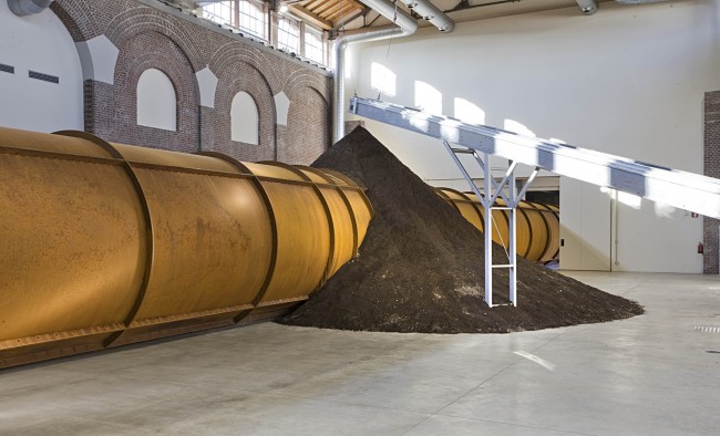 Anish Kapoor Dirty Corner (particolare), 2011 installazione site-specific nella Cattedrale della Fabbrica del Vapore - Milano, photo: Andrea Melzi