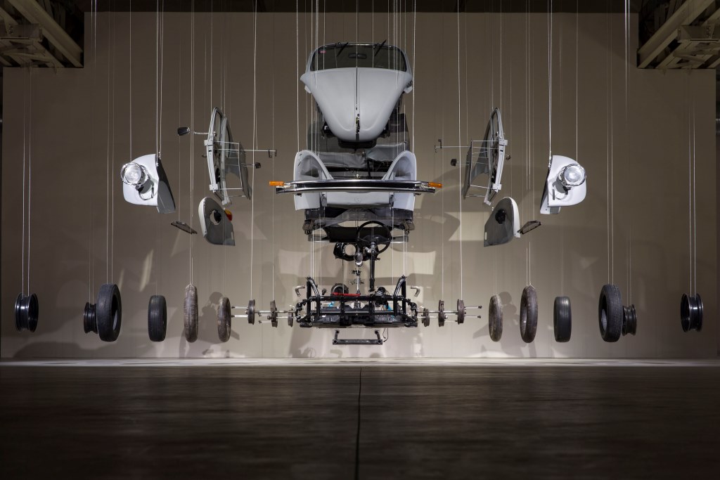 Casino. Damián Ortega in mostra all’HangarBicocca
