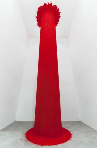 Anish Kapoor - Endless Column 1992, Vetroresina e pigmento, 400 x 60 x 60 cm