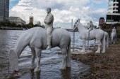 The Rising Tide: le sculture di Jason deCaires Taylor nel Tamigi