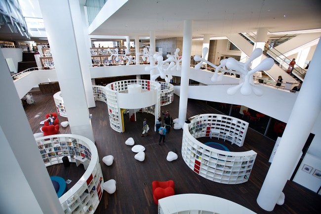 Openbare Bibliotheek Amsterdam - Photo by Mircea Giurca – www.journeyetc.com