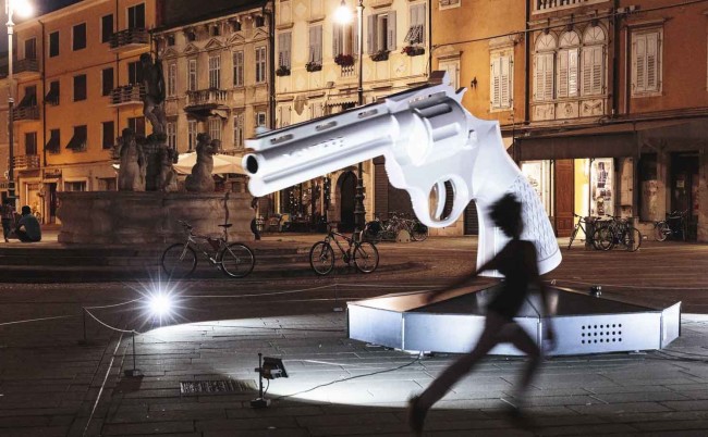 Miek Uittenhout, XANTIPPE, installazione, grande pistola interattiva, InVisible Cities 2015