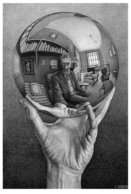 Mano con sfera riflettente, 1935 Litografia,© 2016 The M.C. Escher Company The Netherlands. All rights reserved