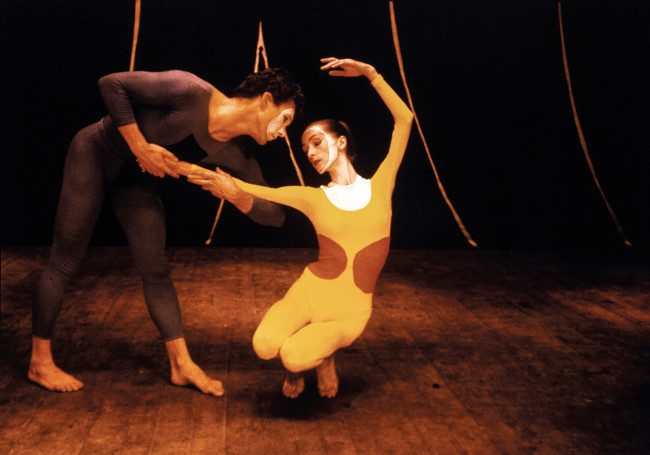 Fotografo sconosciuto, Tablet – coreografia di Paul Taylor. Costumi di Pina Bausch e Dan Wagoner realizzati da Ellsworth Kelly. Spoleto, Italia, 1960 © Pina Bausch Foundation