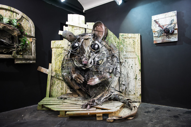 Gli animali-spazzatura di Bordalo II a Torino