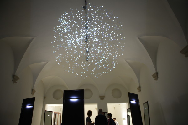 Guardami ancora, installazione al Teatro Nuovo di Verona, rassegna Sotto lo stesso cielo, 2017, ph. Antonello Ghezzi