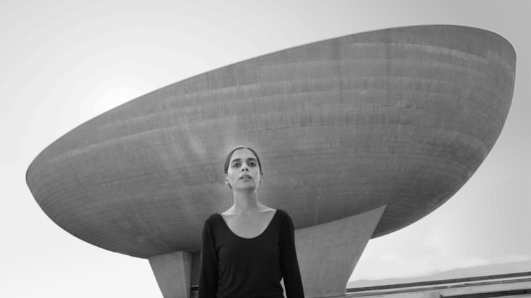 Shirin Neshat e Jan Fabre, il dolore e il sarcasmo