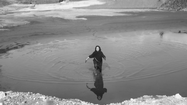 Shirin Neshat Roja (still dal video), 2016 Production Still. Copyright Shirin Neshat Courtesy the artist and Gladstone Gallery, New York and Brussels