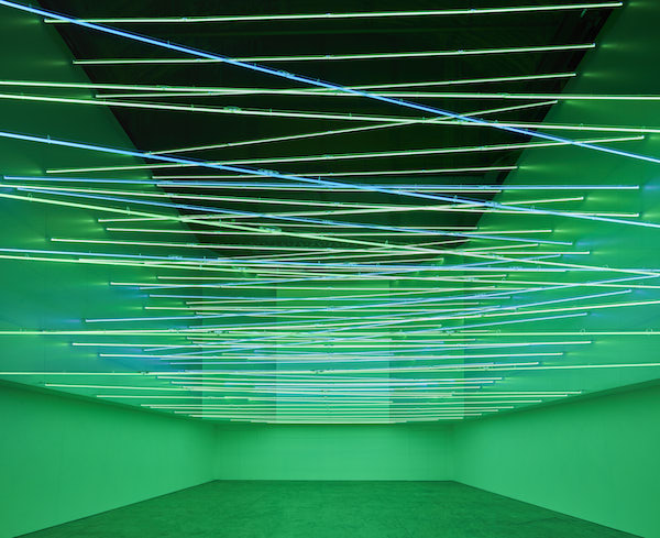  Lucio Fontana, Fonti di energia, soffitto al neon per “Italia 61”, a Torino, 1961/2017, veduta dell’installazione in Pirelli HangarBicocca, Milano, 2017.Courtesy Pirelli HangarBicocca, Milano. ©FondazioneLucio Fontana, Foto: Agostino Osio